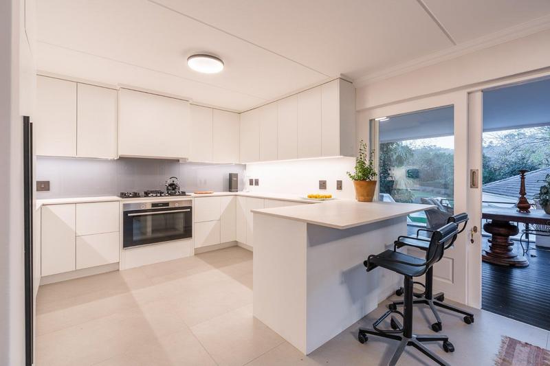 5 Bedroom Property for Sale in Constantia Western Cape